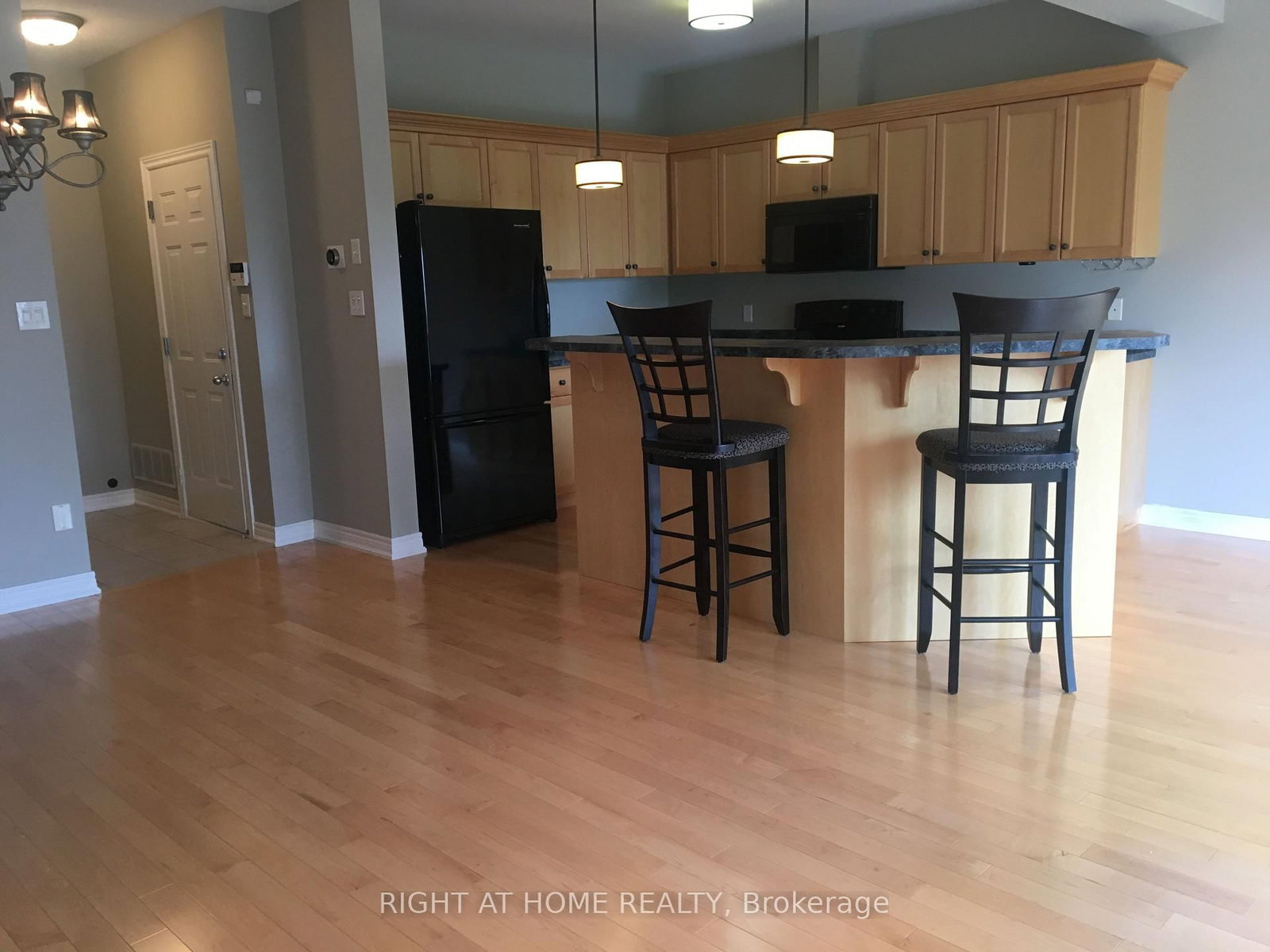2234 COUNTRY CLUB Drive • Burlington, ON photo 12