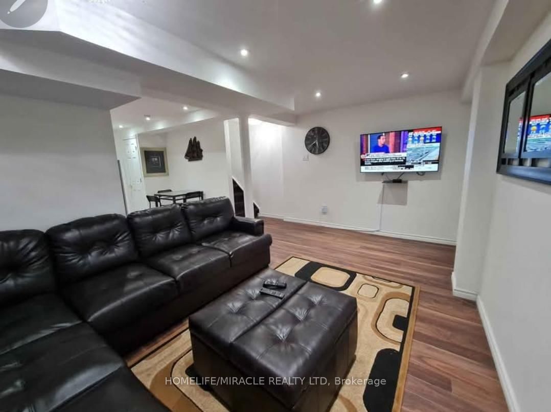 7153 Village Walk • Mississauga, ON photo 14