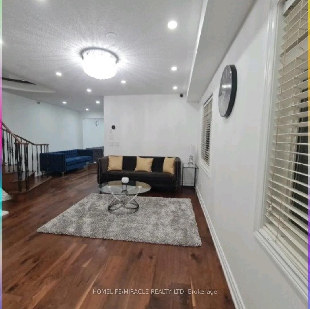 7153 Village Walk • Mississauga, ON photo 4
