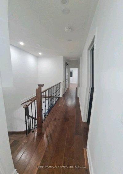 7153 Village Walk • Mississauga, ON photo 8