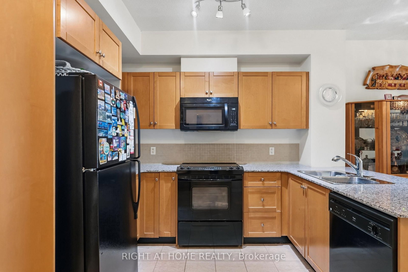 1359 Rathburn Mississauga,ON L4W 5P7 — Photo 16