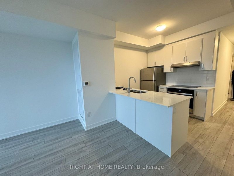Unit 714 — 1035 Southdown Road, Mississauga