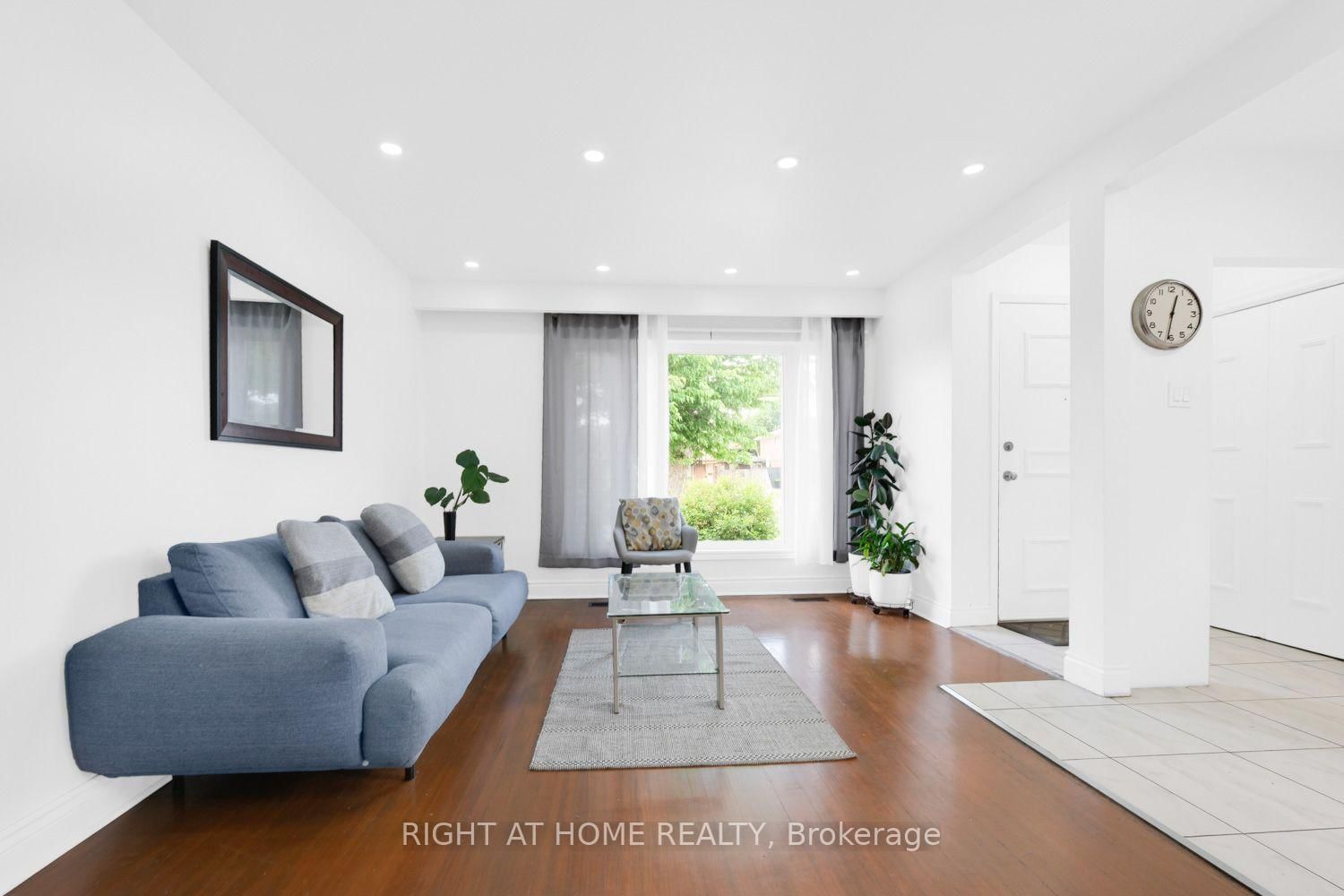 31 Frankton Crescent • Toronto, ON photo 10