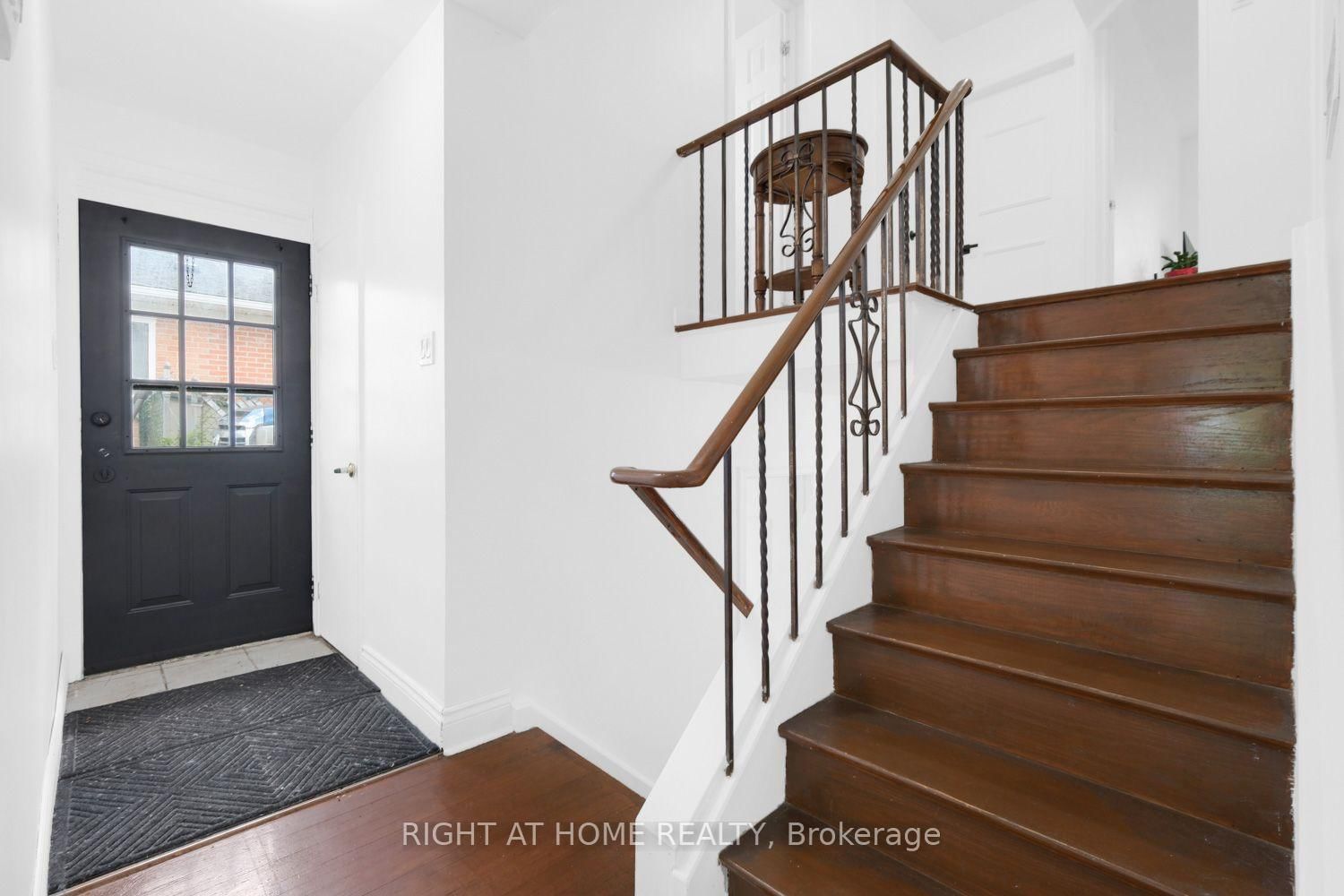 31 Frankton Crescent • Toronto, ON photo 15