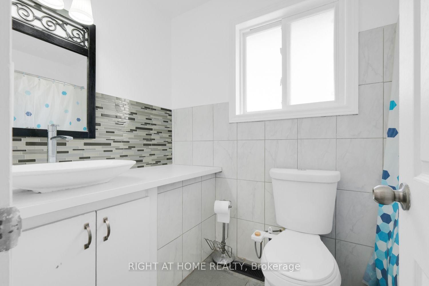 31 Frankton Crescent • Toronto, ON photo 16