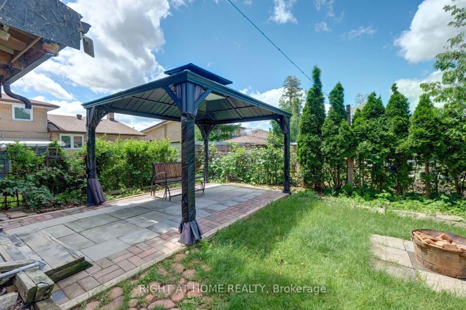 31 Frankton Crescent • Toronto, ON photo 29