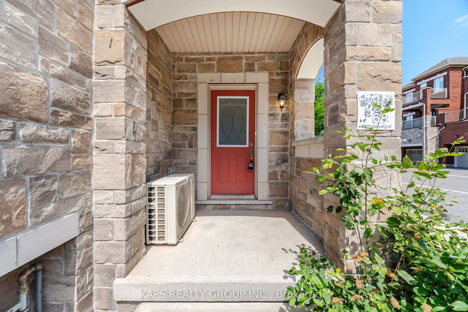 497 Manhattan Common • Oakville, ON photo 5