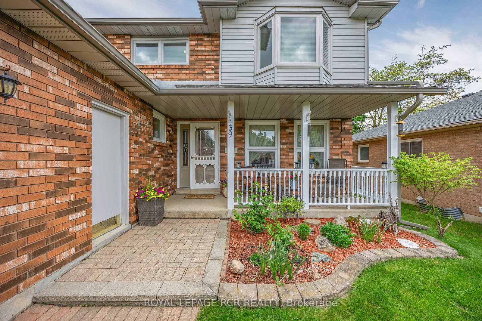 39 Passmore Avenue • Orangeville, ON photo 2