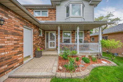 39 Passmore Avenue • Orangeville, ON photo 2