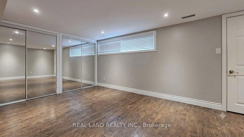 26 Glamis Avenue