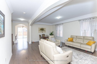 30 Albert Spencer Avenue • Caledon, ON photo 9