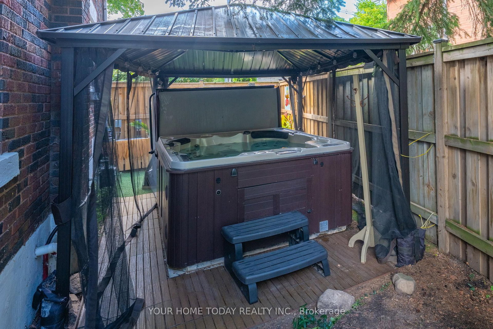 17 Park Avenue • Halton Hills, ON photo 39