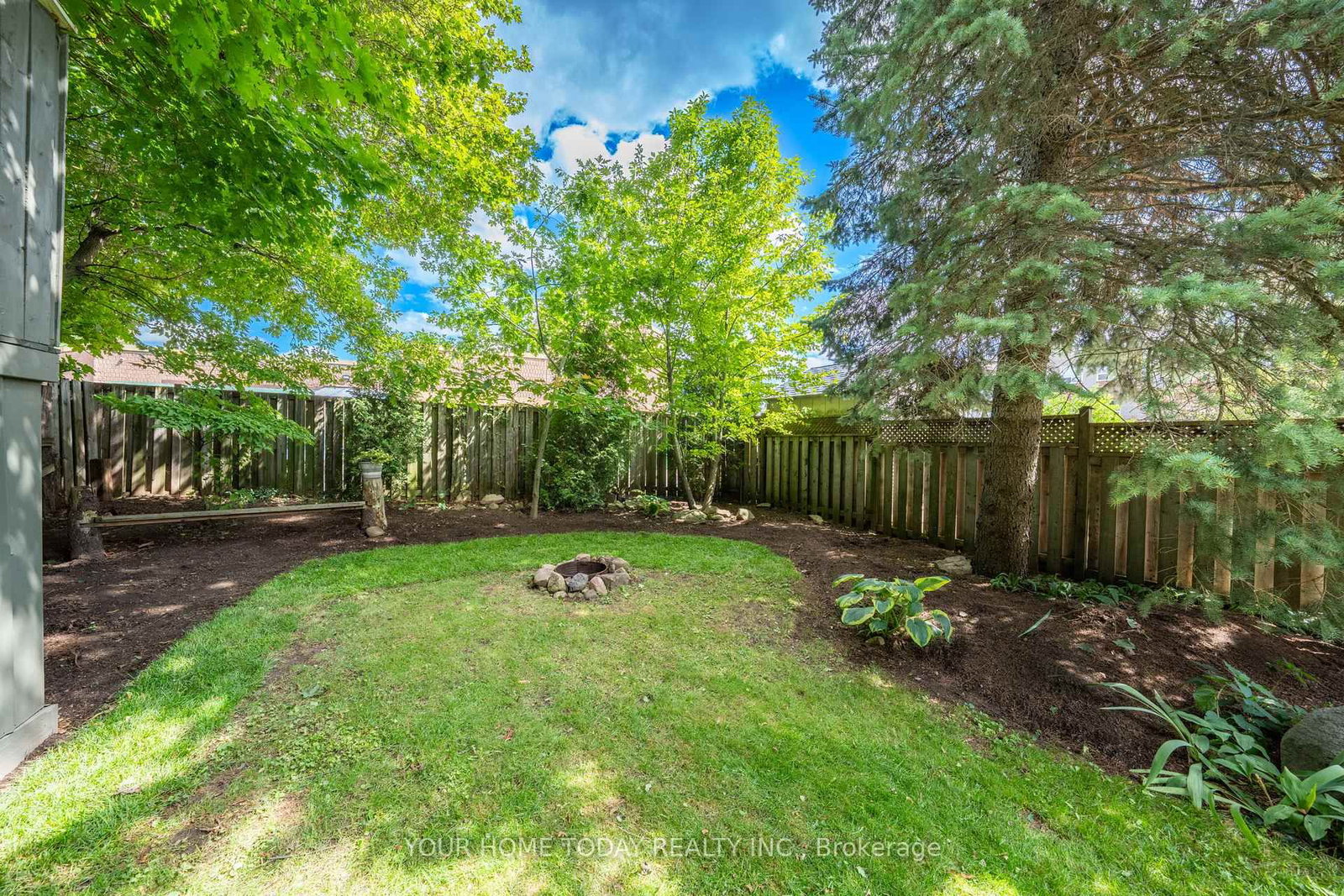 17 Park Avenue • Halton Hills, ON photo 42