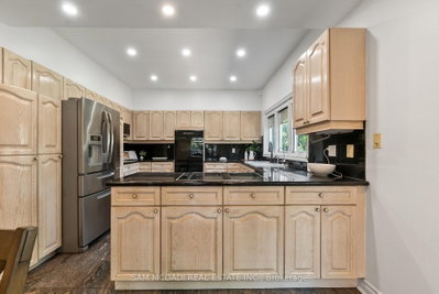 2339 Glengarry Mississauga,ON L5C 1Y1 — Photo 11