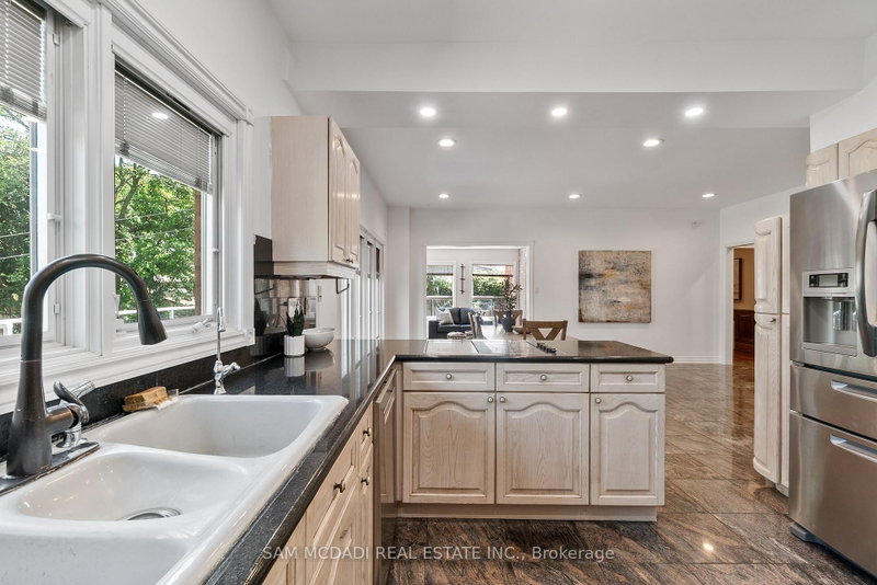 2339 Glengarry Mississauga,ON L5C 1Y1 — Photo 13