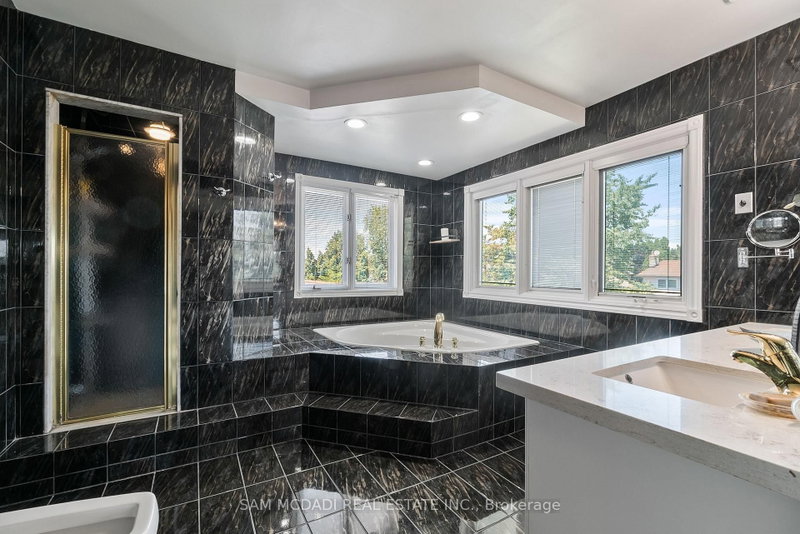 2339 Glengarry Mississauga,ON L5C 1Y1 — Photo 17