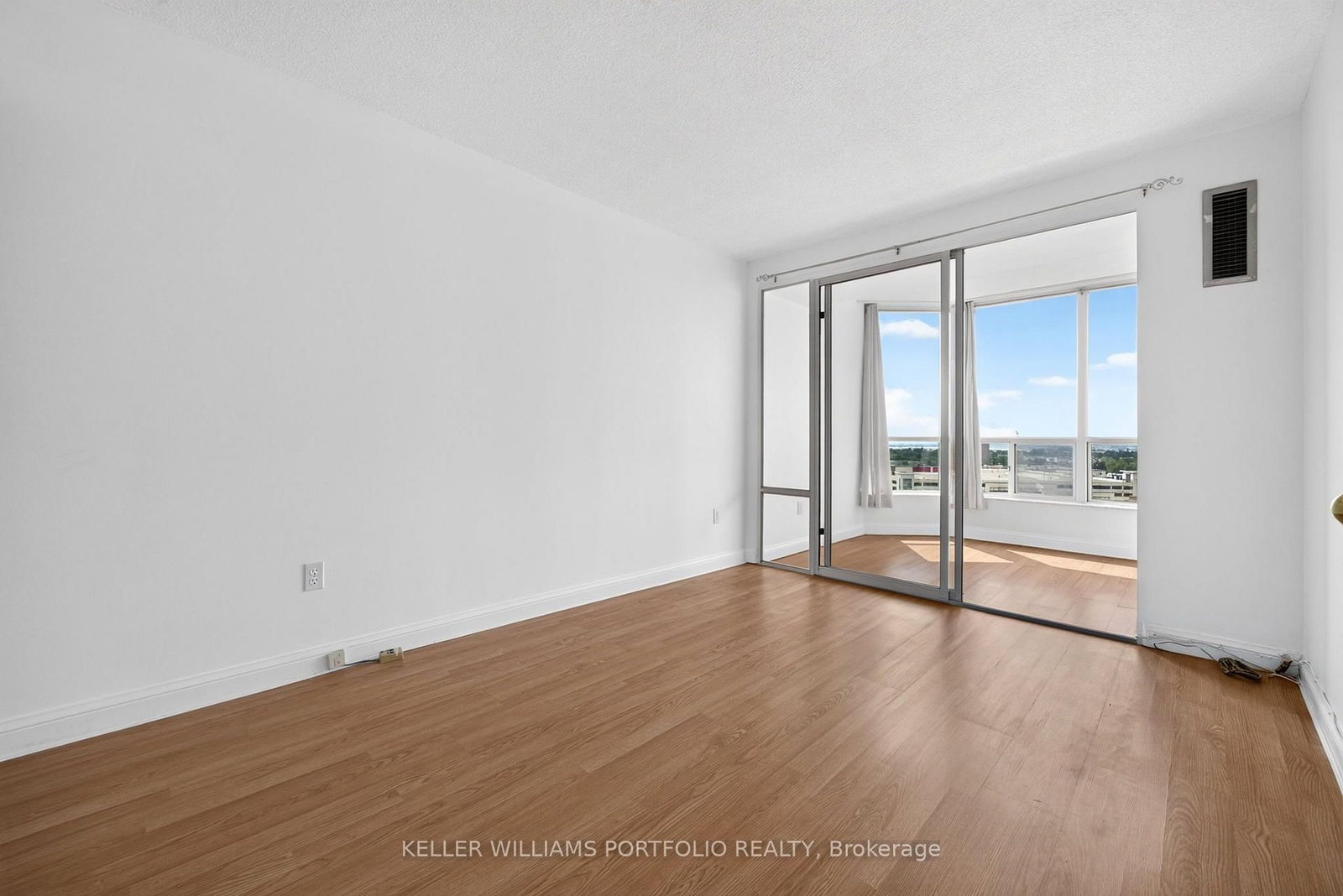 24 Hanover Road • #1008 • Brampton, ON photo 27