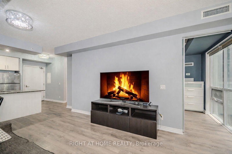 917 - 15 James Finlay Way