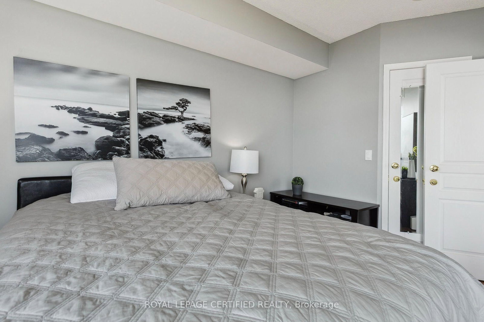 2240 Lakeshore Boulevard W • #1208 • Toronto, ON photo 17