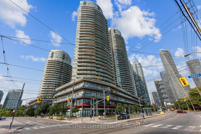 1208 - 2240 Lakeshore Boulevard W
