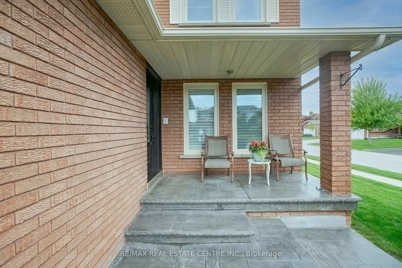 21 Amantine Crescent