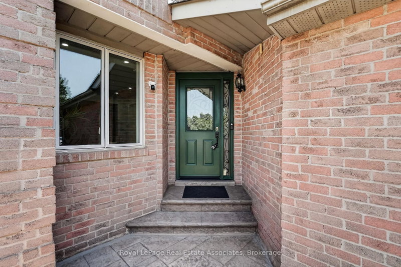 3346 Chartrand Crescent
