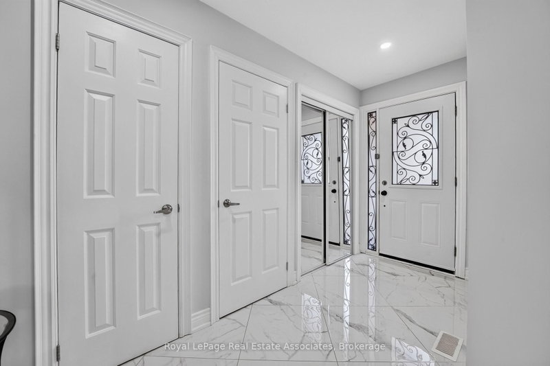 3346 Chartrand Cres photo 5