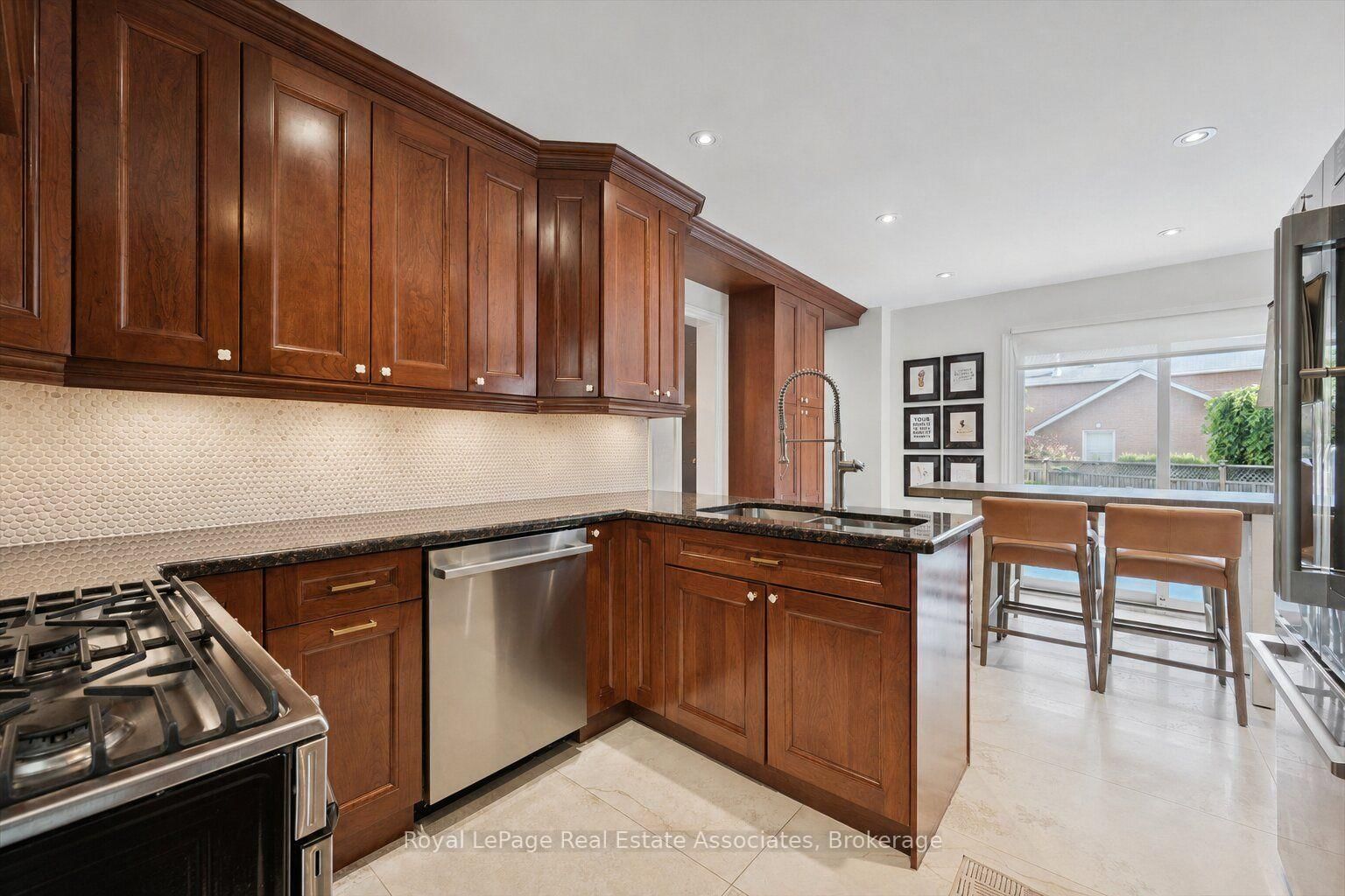 3344 Trelawny Circle • Mississauga, ON photo 14