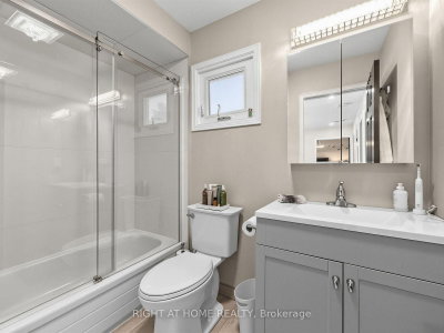 4236 Credit Pointe Drive • Mississauga, ON photo 9