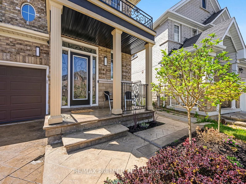 6 Lockburn Crescent
