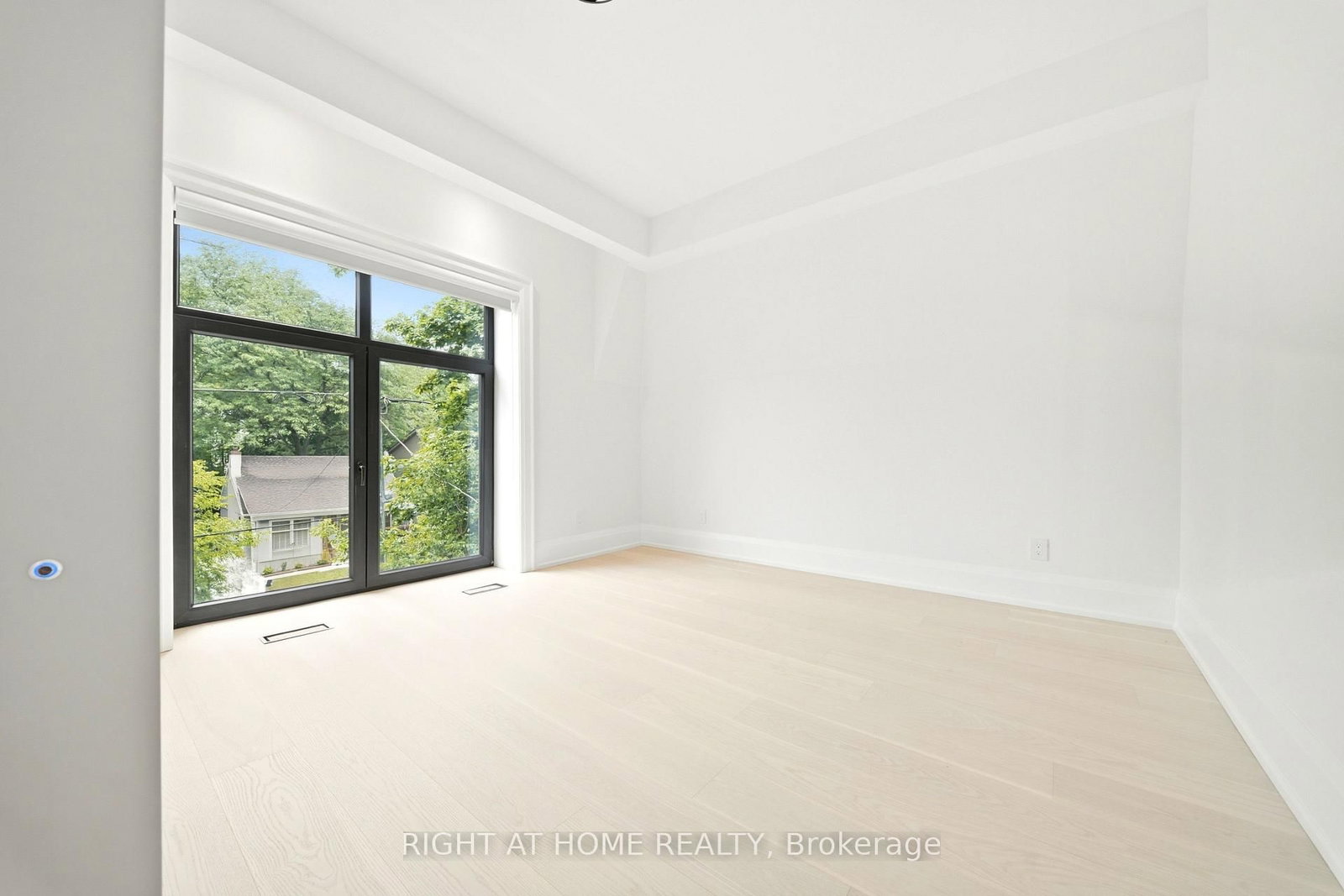 28 Pine Avenue • Mississauga, ON photo 23
