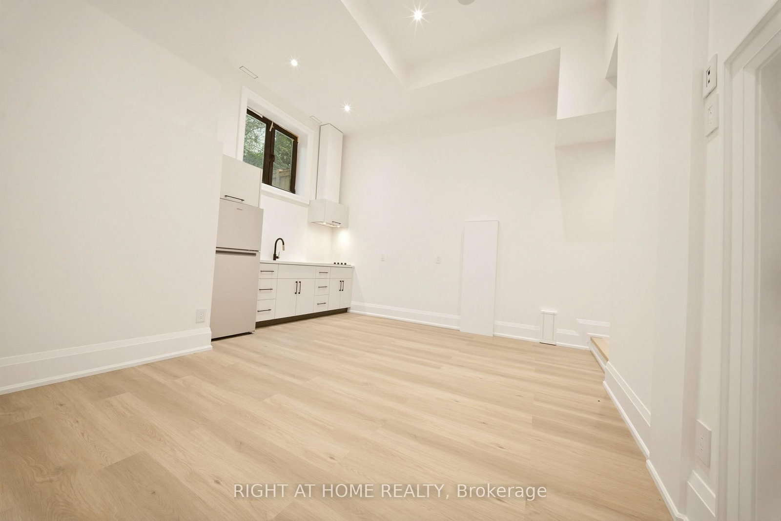 28 Pine Avenue • Mississauga, ON photo 38