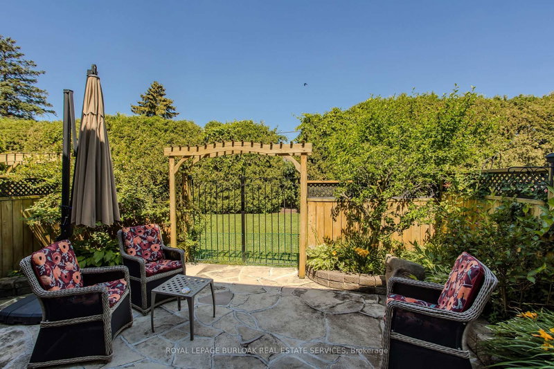 9 - 5411 Lakeshore Road