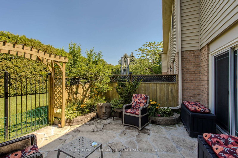 9 - 5411 Lakeshore Road