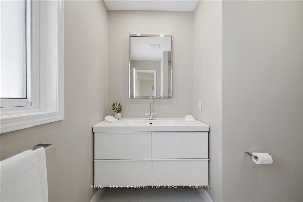 2068 Broadleaf Crescent • Burlington, ON photo 22