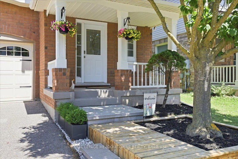 2068 Broadleaf Crescent