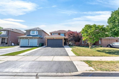 38 Deerglen Drive • Brampton, ON photo 3