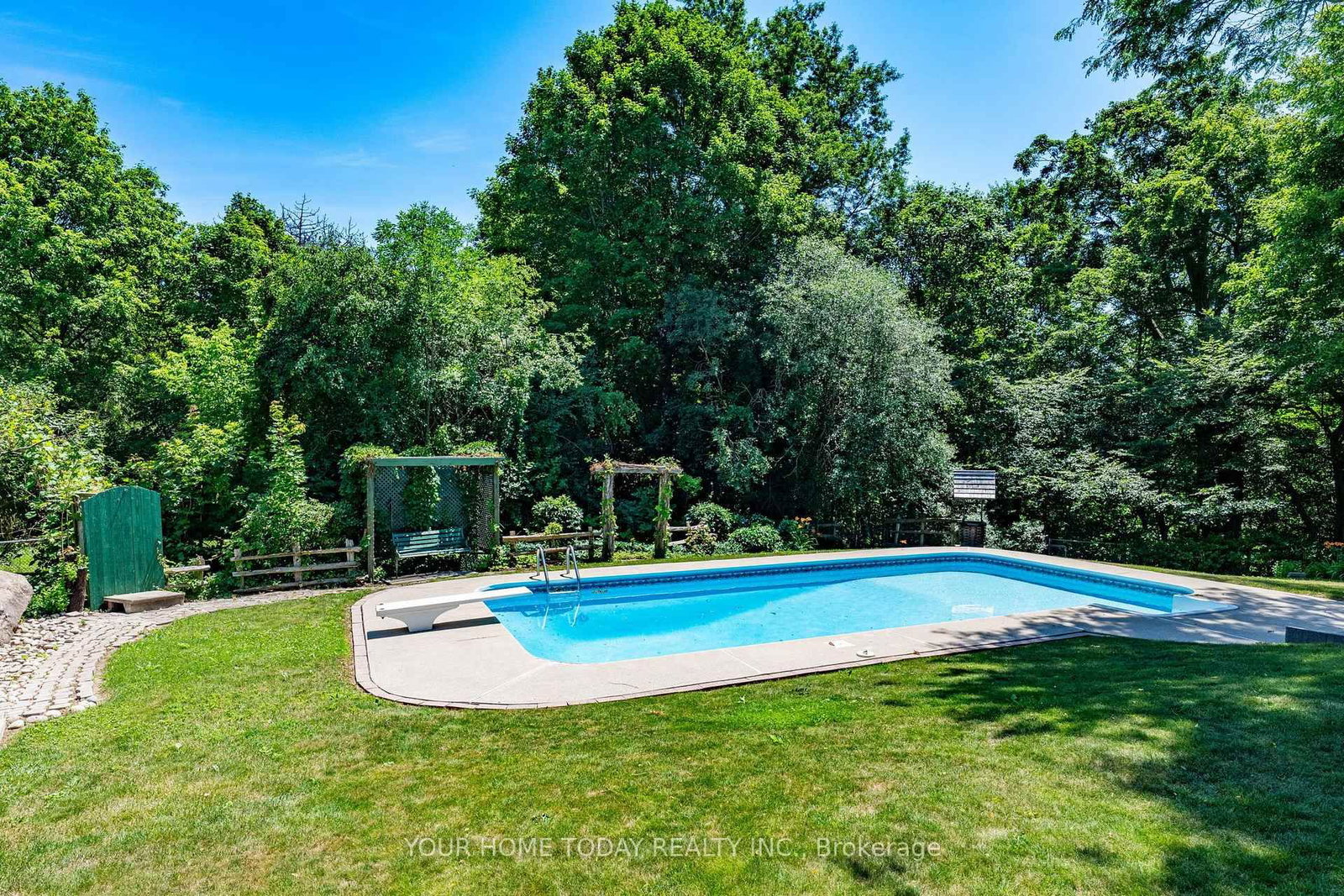 35 Dawson Crescent • Halton Hills, ON photo 35