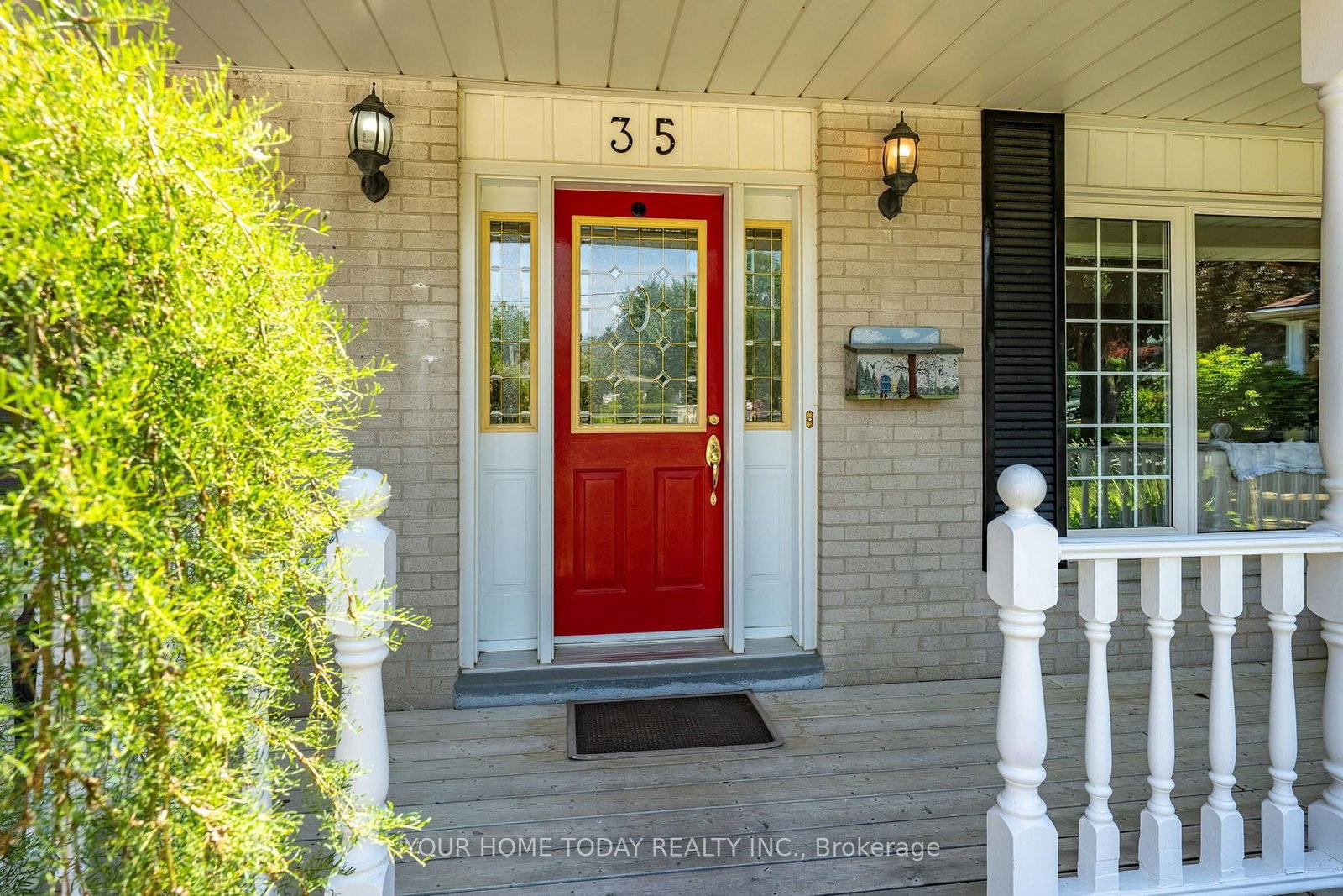 35 Dawson Crescent • Halton Hills, ON photo 4
