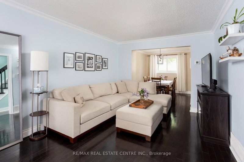 289 Archdekin Brampton,ON L6V 1Z3 — Photo 8