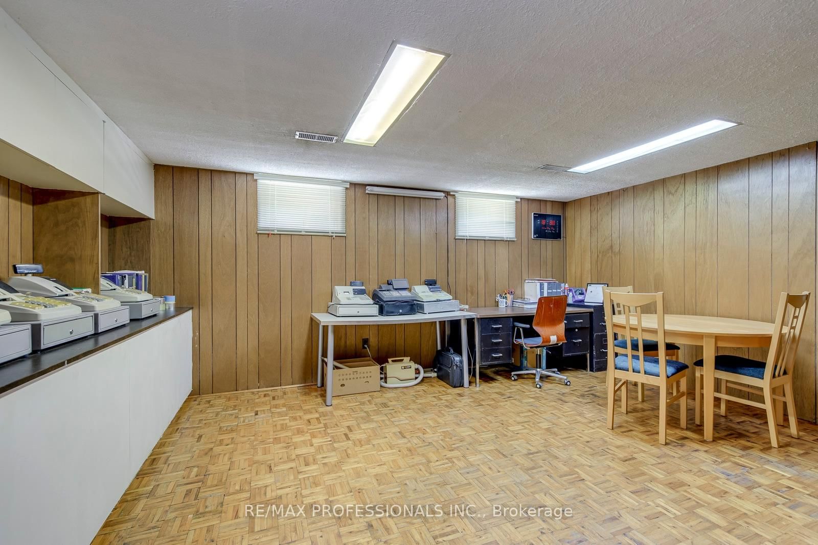 256 Wellesworth Drive • Toronto, ON photo 21