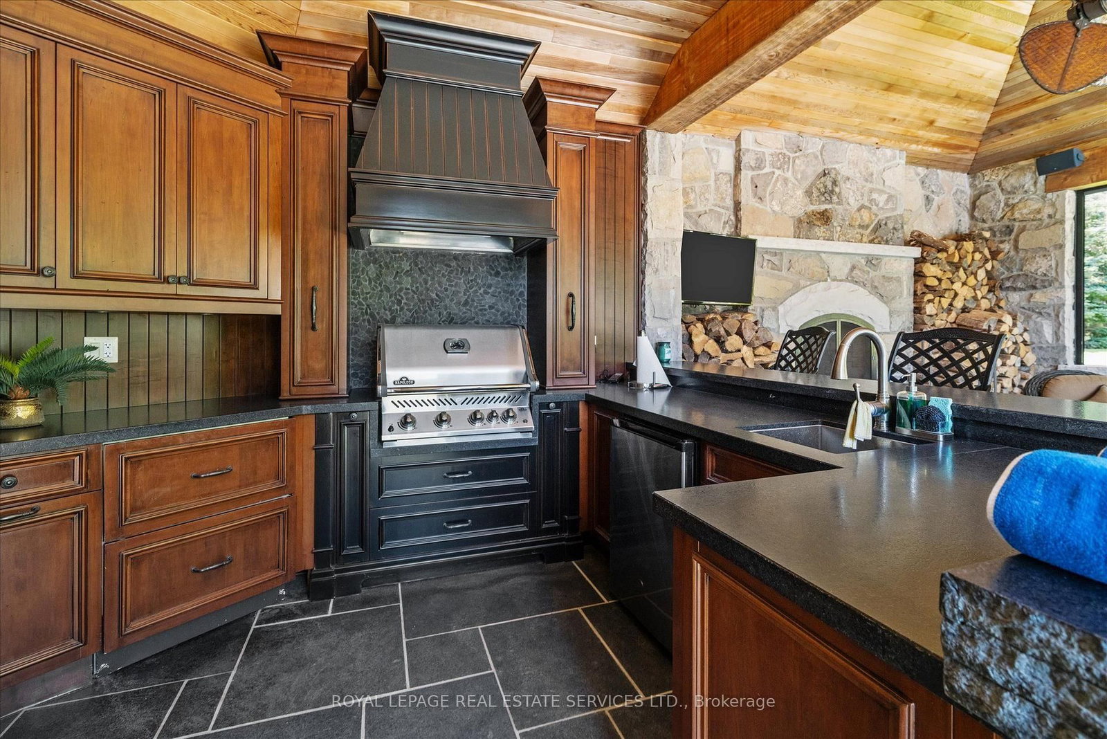 10090 Pineview Trail • Milton, ON photo 42