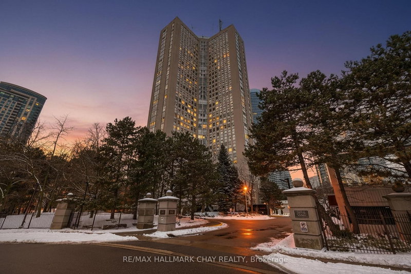 501 - 3650 Kaneff Crescent