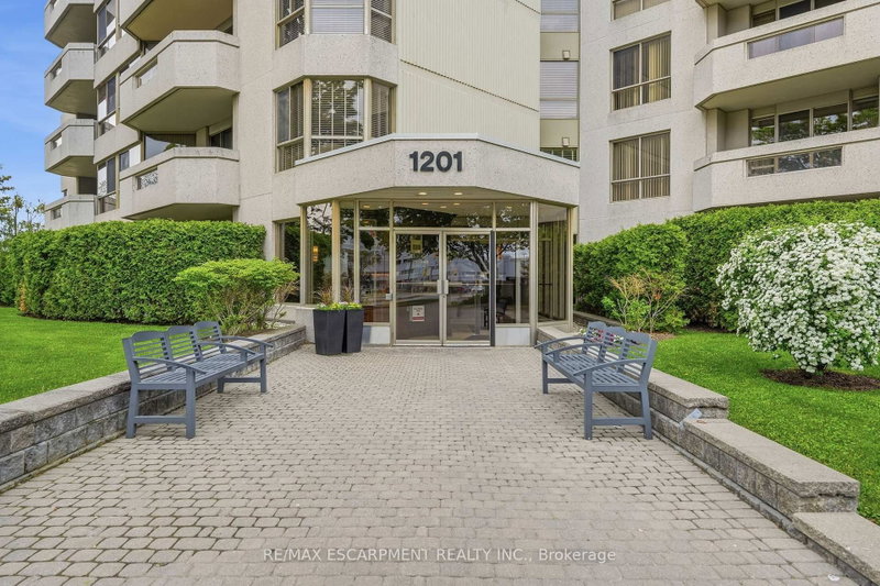 1003 - 1201 North Shore Boulevard E
