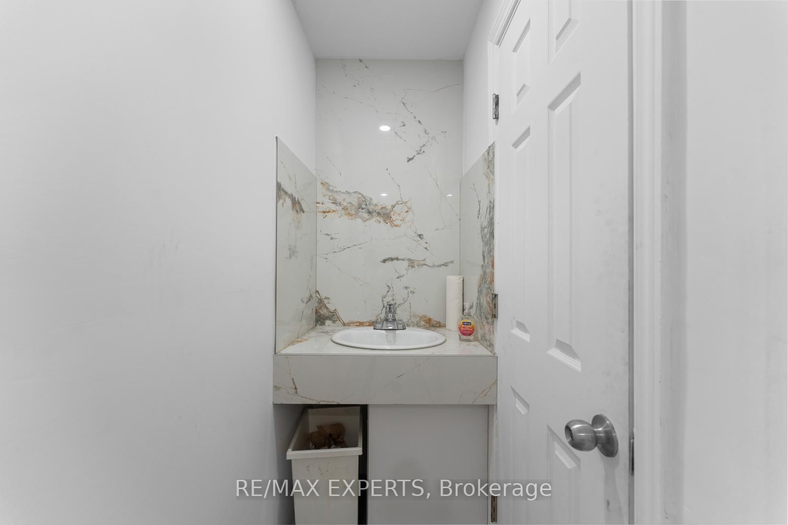142 E King Street • Caledon, ON photo 38