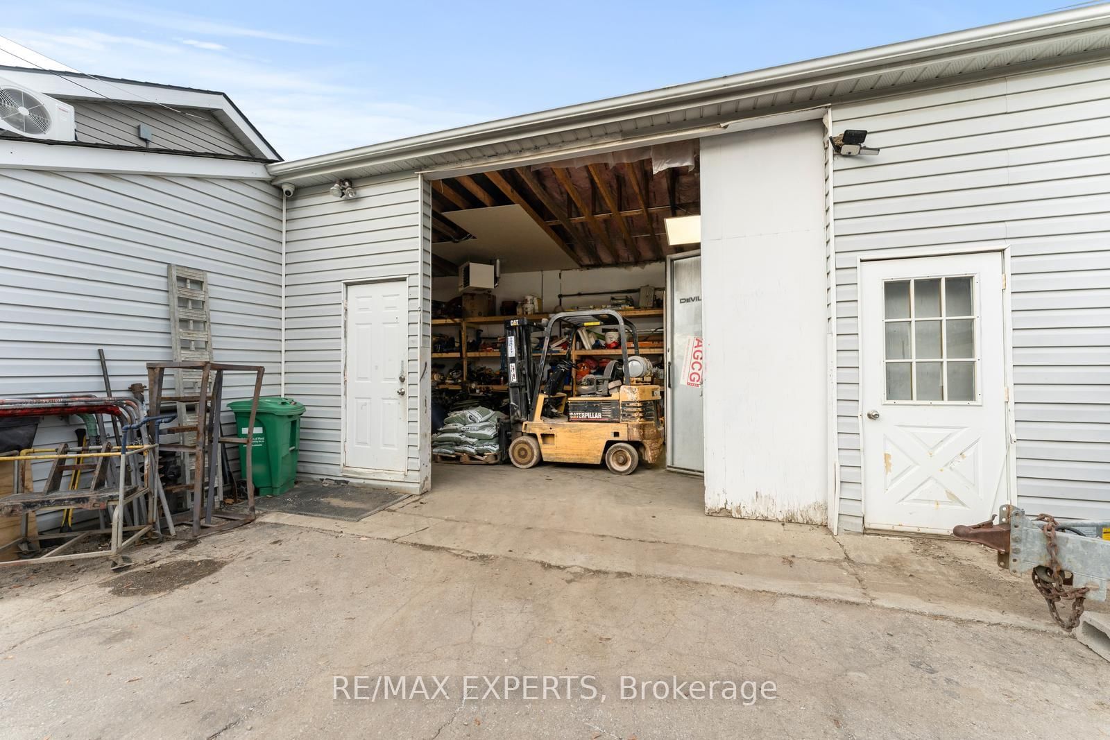 142 E King Street • Caledon, ON photo 42