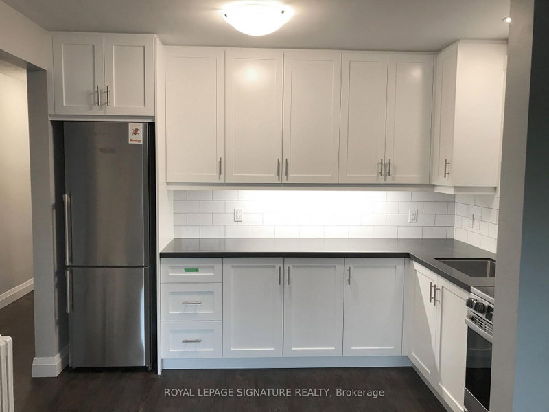 home for lease on 1-273 Lakeshore Road E