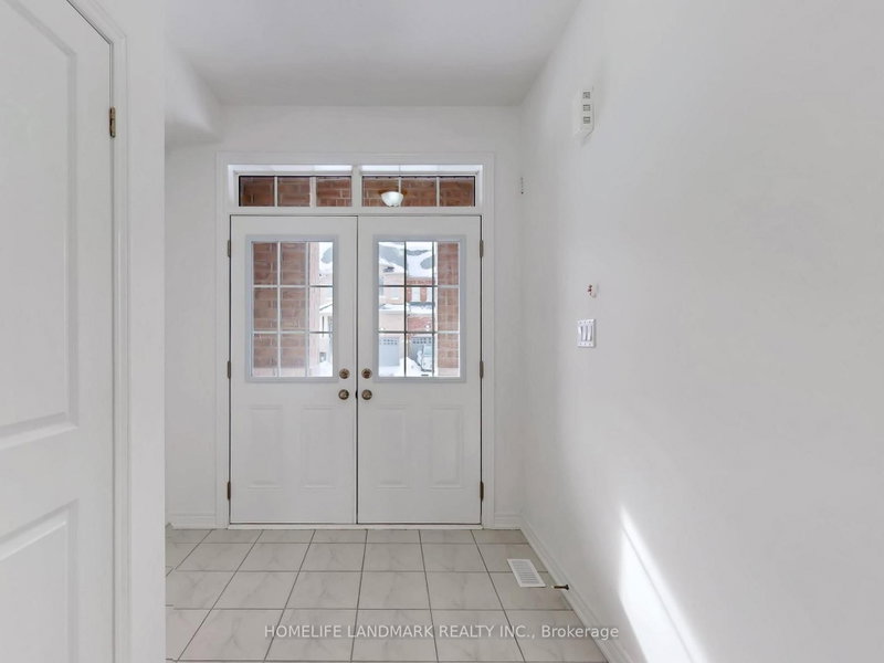 8 Bushwood Trail