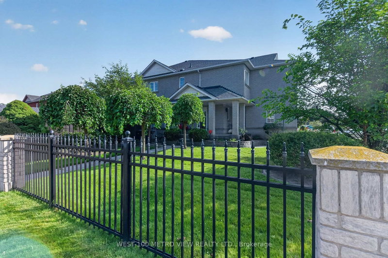 748 Summer Park Crescent