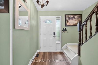 18 Karen Court • Orangeville, ON photo 4
